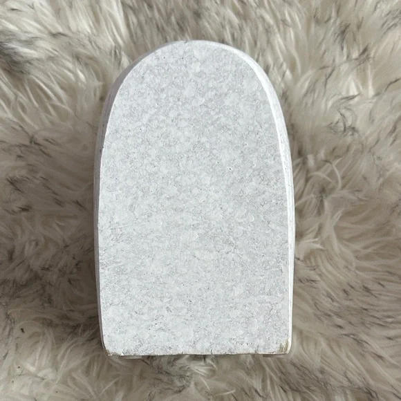 Abstract Face Sculpture - Picture 4 of 9